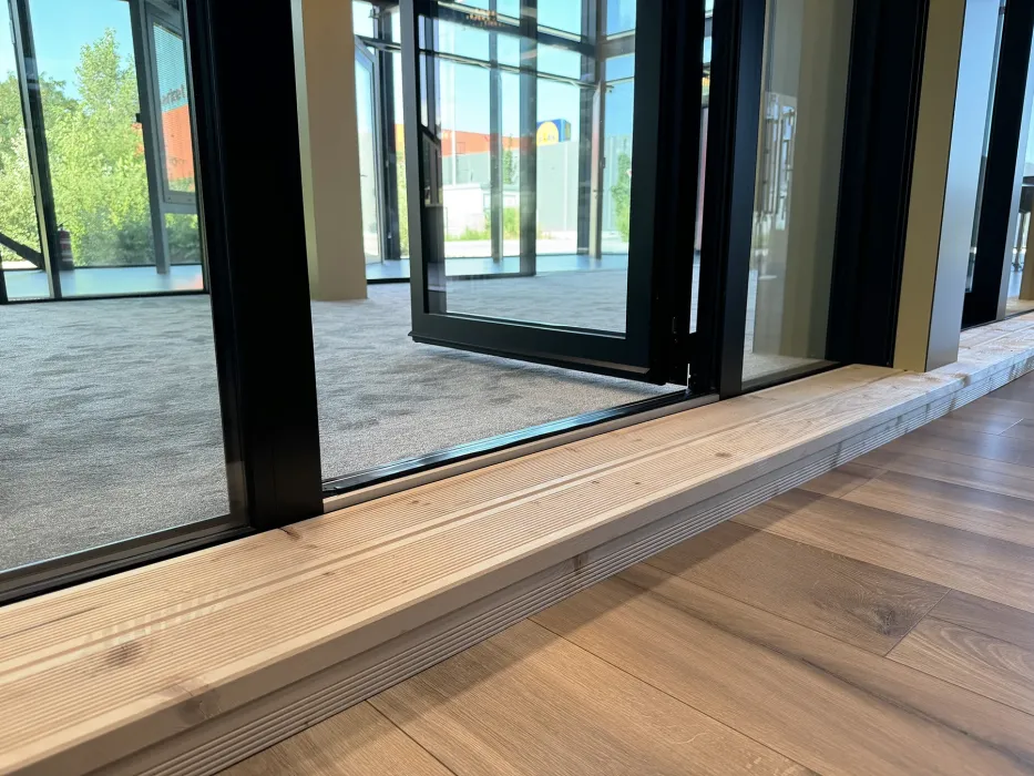 Bezrámové riešenie pevných okien