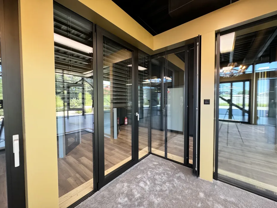 Bezrámové riešenie pevných okien