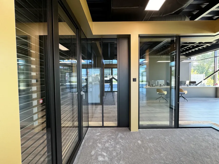 Bezrámové riešenie pevných okien