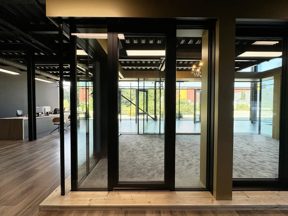 Bezrámové riešenie pevných okien