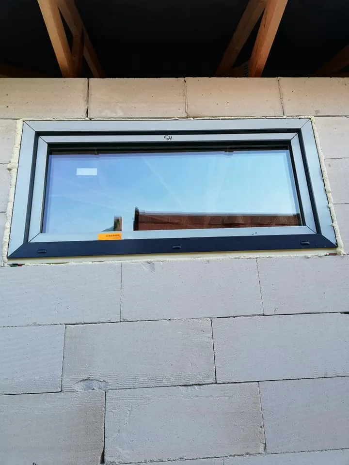 Montáž plastových okien a hliníkových dverí - RD Dulovce