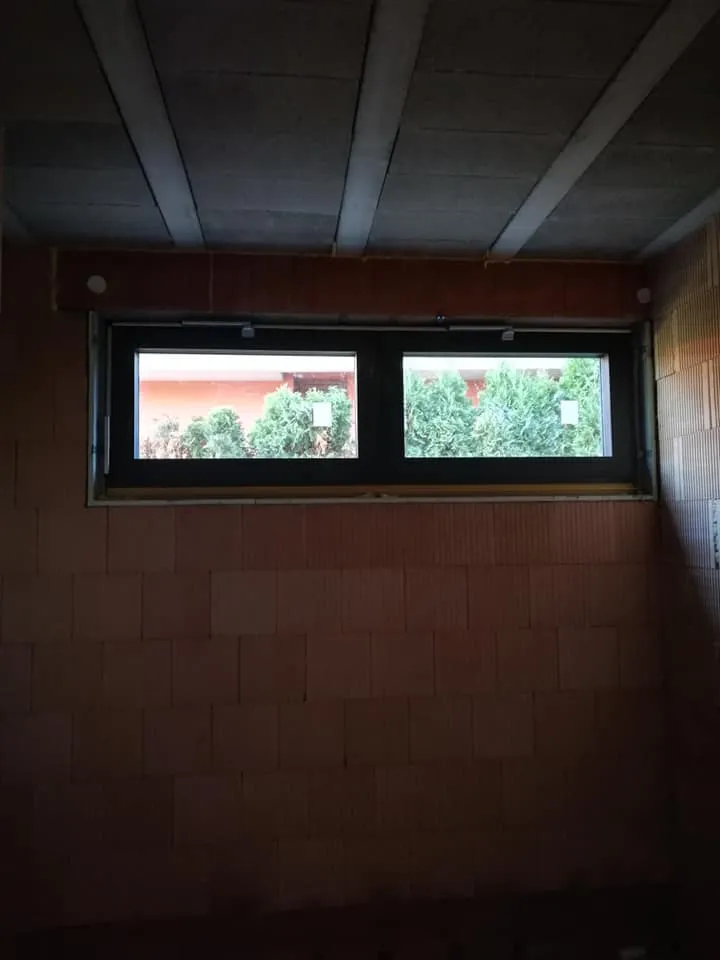 Montáž hliníkových okien a posuvných dverí