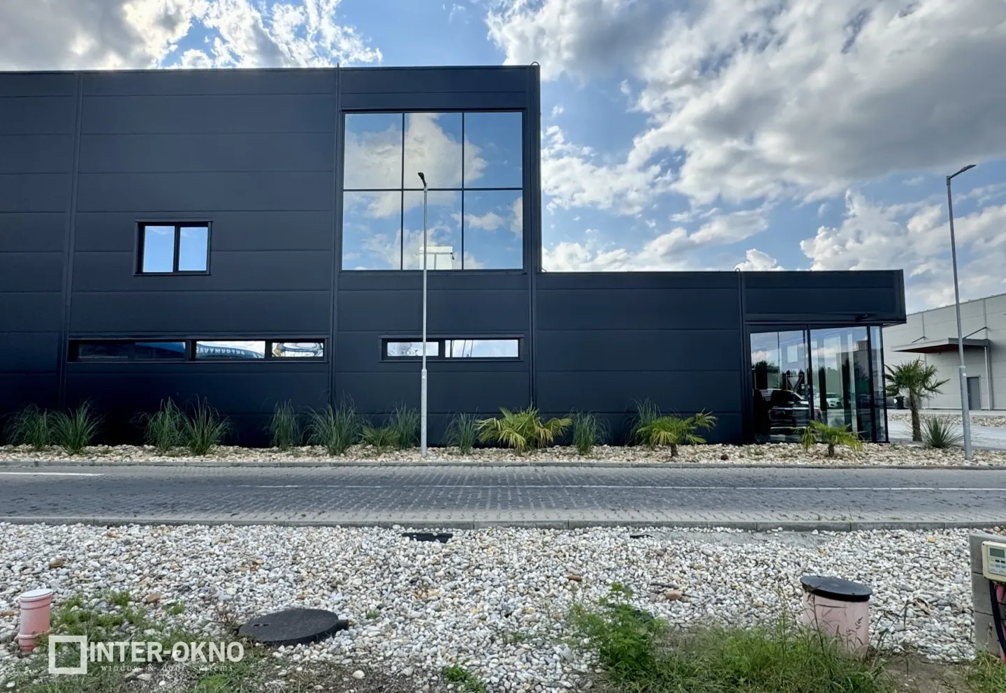 Výroba a montáž hliníkových okien a dverí REBELS