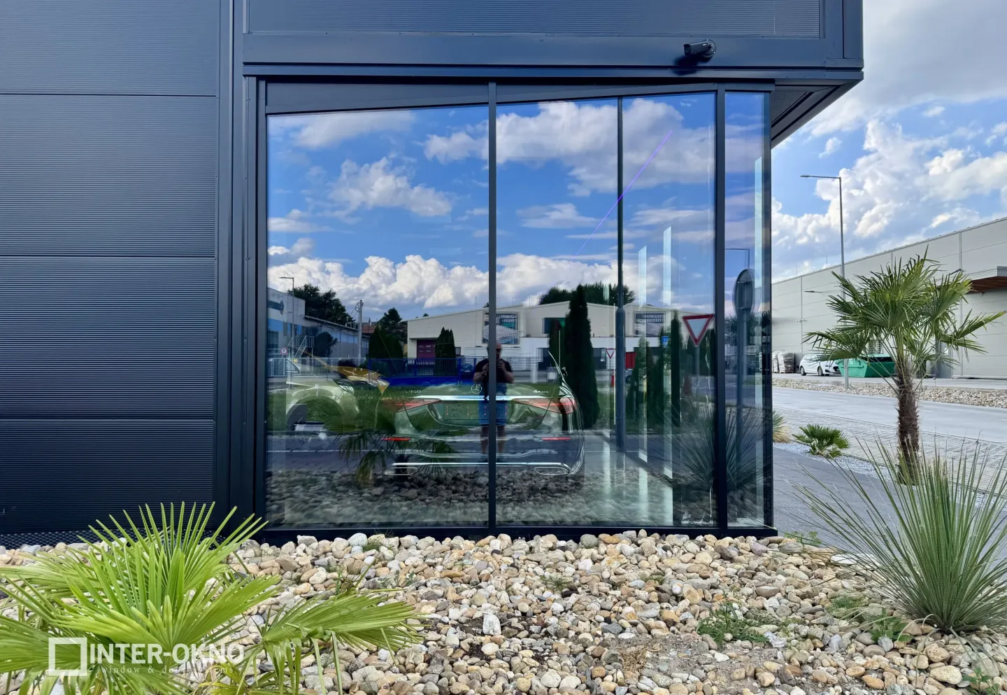 Výroba a montáž hliníkových okien a dverí REBELS