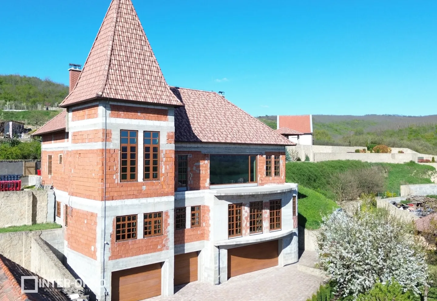 Výroba a montáž hliníkových okien a dverí - RD VGV