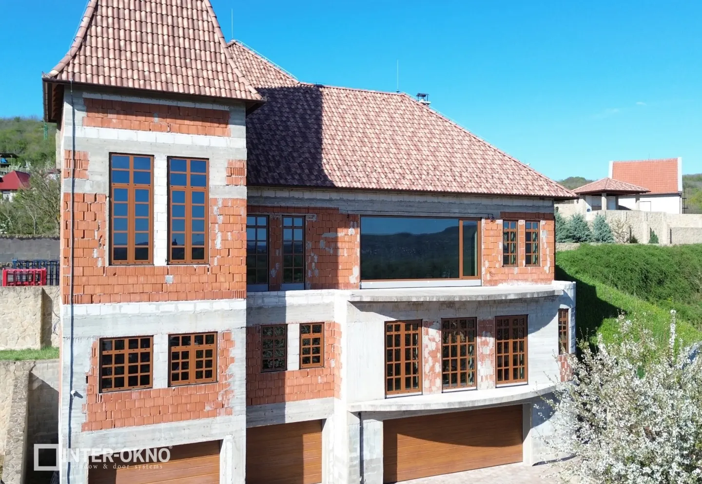 Výroba a montáž hliníkových okien a dverí - RD VGV