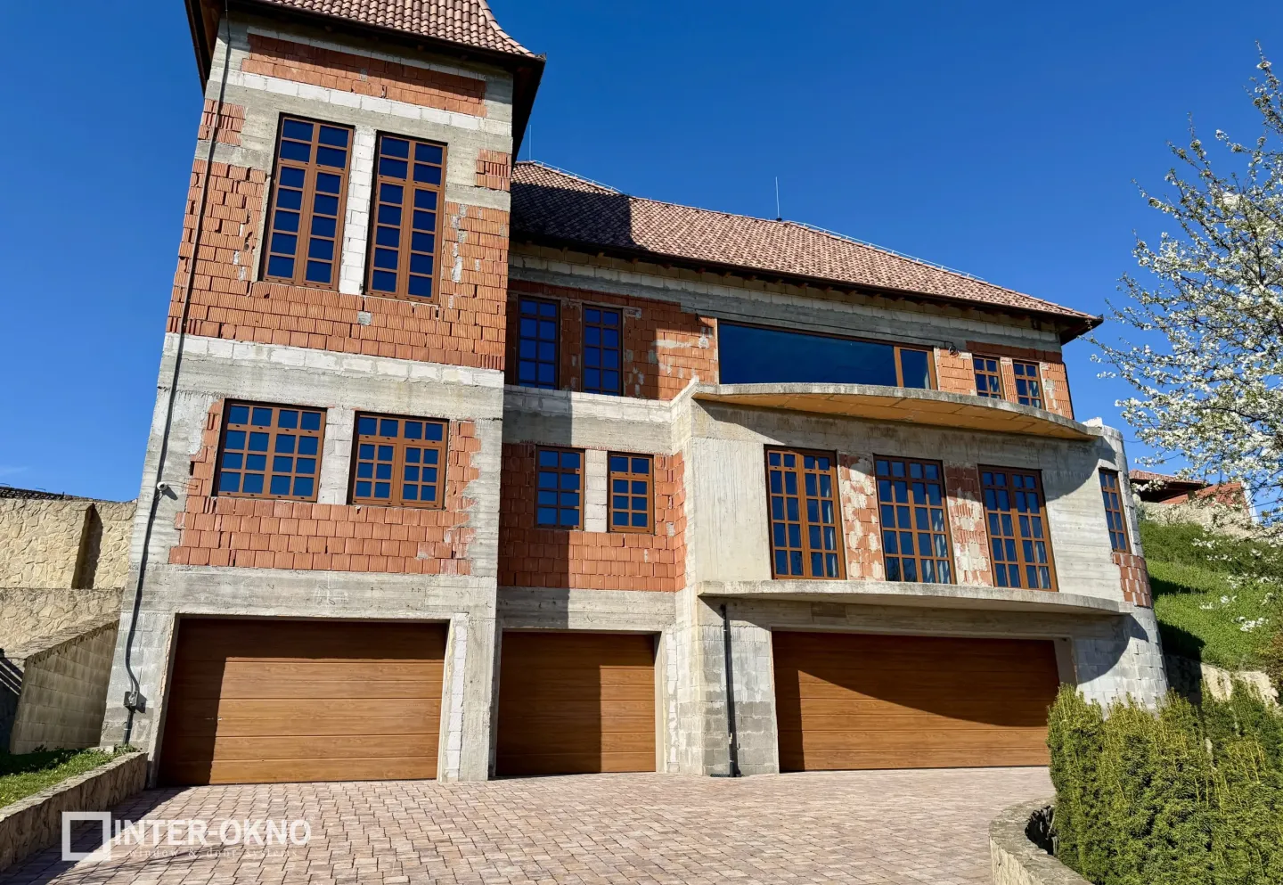 Výroba a montáž hliníkových okien a dverí - RD VGV